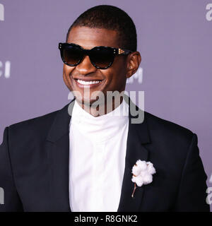 LOS ANGELES, CA, USA - 04 novembre : Usher arrive au LACMA Art  + Film 2017 Gala tenu au Los Angeles County Museum of Art, le 4 novembre 2017 à Los Angeles, Californie, États-Unis. (Photo par Xavier Collin/Image Press Office) Banque D'Images