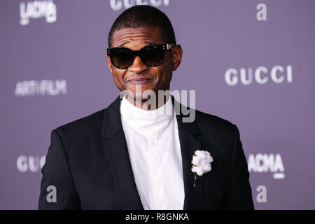 LOS ANGELES, CA, USA - 04 novembre : Usher arrive au LACMA Art  + Film 2017 Gala tenu au Los Angeles County Museum of Art, le 4 novembre 2017 à Los Angeles, Californie, États-Unis. (Photo par Xavier Collin/Image Press Office) Banque D'Images