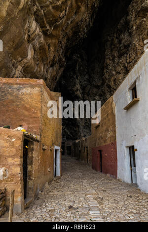 Un ancien village à l'intérieur de la grotte Mangiapane ou "Grotta Mangiapane" habité jusqu'50s' et est demeuré intact, Trapani, Sicile, Italie Banque D'Images