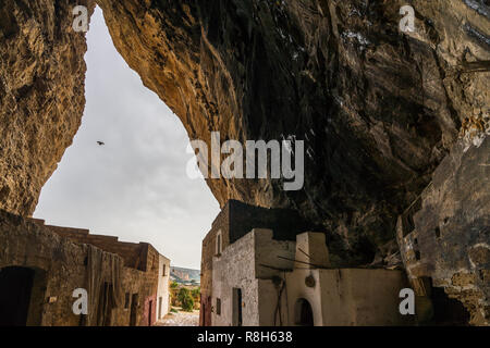 Dans l'ancien village rural à l'intérieur de la grotte Mangiapane lieu chaque année une crèche vivante pendant la période de Noël, Custonaci, Sicile Banque D'Images