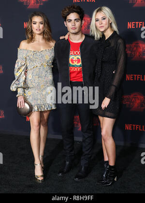 WESTWOOD, LOS ANGELES, CA, USA - Le 26 octobre : Paris, Berelc Emery Kelly, Isabel peut, à la première de Los Angeles de Netflix choses 'Stranger' Saison 2 a tenu au Westwood Village Theatre le 26 octobre 2017 à Westwood, Los Angeles, Californie, États-Unis. (Photo par Xavier Collin/Image Press Office) Banque D'Images