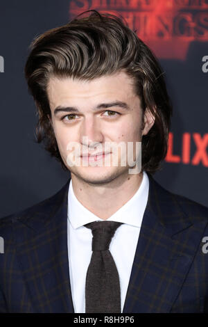 WESTWOOD, LOS ANGELES, CA, USA - Le 26 octobre : Joe Keery au Los Angeles Première de 'Stranger Netflix choses' Saison 2 a tenu au Westwood Village Theatre le 26 octobre 2017 à Westwood, Los Angeles, Californie, États-Unis. (Photo par Xavier Collin/Image Press Office) Banque D'Images