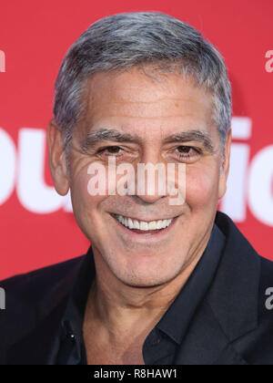 WESTWOOD, LOS ANGELES, CA, USA - 22 OCTOBRE : l'acteur George Clooney arrive à la Los Angeles Premiere de Paramount Pictures' 'Suburbicon" tenue au Regency Village Theatre le 22 octobre 2017 à Westwood, Los Angeles, Californie, États-Unis. (Photo par Xavier Collin/Image Press Office) Banque D'Images