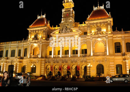 Ho Chi Ming City's opera illuminés à nouveau ans célébration. Banque D'Images
