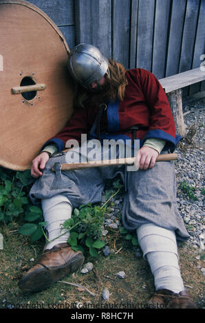 Dead Anglo saxon Warrior (Reenactor) Banque D'Images