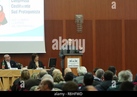 15 décembre 2018 - 15-12-2018 Centre des congrès de la gare maritime, Naples - Italie.Policy.Présentation de la nouvelle partie nommée l'PROTAGONISTE.Dans l'image : l'ancien ministre et maire de Bénévent sur maintenant. Clemente Mastella Crédit : Fabio Sasso/ZUMA/Alamy Fil Live News Banque D'Images