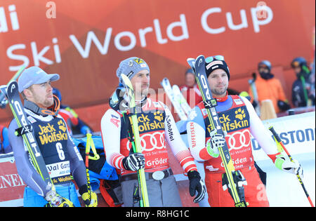 Val Gardena, Groeden, Italie. Le 15 décembre, 2018. Ski alpin FIS, Mens ; Descente Kilde Aleksander, Beat Feuz, Max Franz en attente pour le podium : Action Crédit Plus Sport/Alamy Live News Banque D'Images