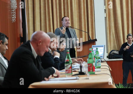 15 décembre 2018 - 15-12-2018 Centre des congrès de la gare maritime, Naples - Italie.Policy.Présentation de la nouvelle partie nommée l'PROTAGONISTE.Dans l'image : l'ancien ministre et maire de Bénévent sur maintenant. Clemente Mastella Crédit : Fabio Sasso/ZUMA/Alamy Fil Live News Banque D'Images