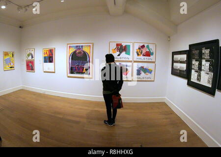 Edinburgh, Ecosse, Royaume-Uni, le 14 décembre. Exposition Andy Warhol assisté par les touristes à Édimbourg pour la nouvelle année et les fêtes de Noël à la Scottish National Gallery of Modern Art Deux modernes. Gerard crédit Ferry/Alamy Live News Banque D'Images