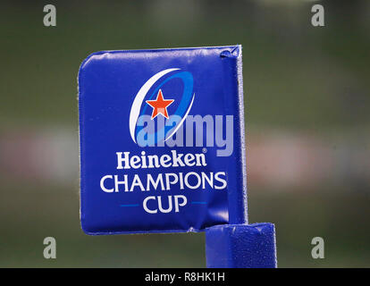 Aviva Stadium de Dublin, Irlande. Le 15 décembre, 2018. European Champions Cup rugby, Leinster et baignoire ; le poteau de coin avec la Heineken Cup Crédit : Champions de marque Action Plus Sport Images/Alamy Live News Banque D'Images