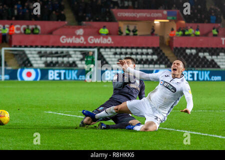 Swansea, Pays de Galles, Royaume-Uni. 15 décembre 2018. Swansea City defender Connor Roberts est encrassé .EFL Skybet match de championnat, Swansea City v Sheffield mercredi au Liberty Stadium de Swansea, Pays de Galles du Sud le samedi 15 décembre 2018. Cette image ne peut être utilisé qu'à des fins rédactionnelles. Usage éditorial uniquement, licence requise pour un usage commercial. Aucune utilisation de pari, de jeux ou d'un seul club/ligue/dvd publications. pic de Lewis Mitchell//Andrew Orchard la photographie de sport/Alamy live news Banque D'Images