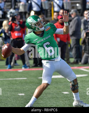 Albuquerque, Nouveau Mexique. Le 15 décembre, 2018. North Texas Mean Green quarterback Mason Fine (6) en action au cours de la première moitié de la 13e édition annuelle de la New Mexico Bowl entre North Texas Mean Green et Utah State Aggies sur terrain de la succursale à Dreamstyle Stadium à Albuquerque, Nouveau Mexique. L'image de crédit © Lou Novick/Cal Sport Media/Alamy Live News Banque D'Images