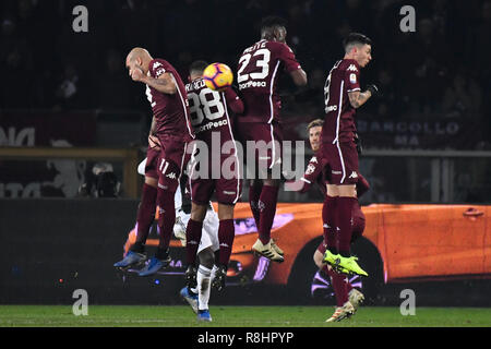 Turin, Italie. Le 15 décembre 2018. Torino FC pendant la série d'un match de football entre Torino FC et la Juventus au Stadio Grande Torino le 15 décembre 2018 à Turin, Italie. Crédit : FABIO ANNEMASSE/Alamy Live News Banque D'Images