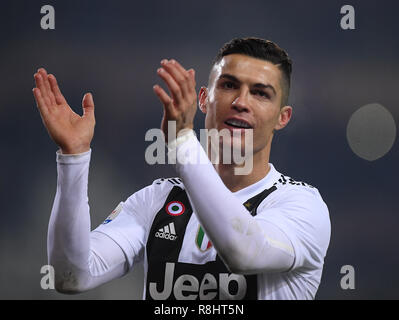 Turin, Italie. Le 15 décembre, 2018. La Juventus' Cristiano Ronaldo célèbre après avoir marqué au cours de la Serie un match de football entre la Juventus et Torino à Turin, Italie, le 15 décembre 2018. La Juventus a gagné 1-0. Credit : Alberto Lingria/Xinhua/Alamy Live News Banque D'Images