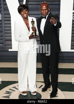 BEVERLY HILLS, LOS ANGELES, CA, USA - 26 février : Viola Davis, Julius Tennon arrive à la Vanity Fair Oscar Party 2017 tenue à l'Wallis Annenberg Center for the Performing Arts le 26 février 2017 à Beverly Hills, Los Angeles, Californie, États-Unis. (Photo par Xavier Collin/Image Press Office) Banque D'Images