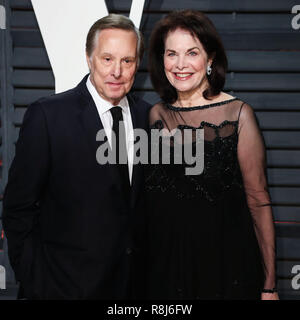 BEVERLY HILLS, LOS ANGELES, CA, USA - 26 février : William Friedkin, Sherry Lansing arrive à la Vanity Fair Oscar Party 2017 tenue à l'Wallis Annenberg Center for the Performing Arts le 26 février 2017 à Beverly Hills, Los Angeles, Californie, États-Unis. (Photo par Xavier Collin/Image Press Office) Banque D'Images