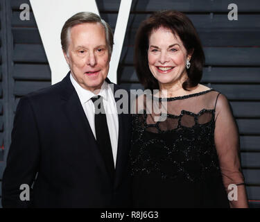 BEVERLY HILLS, LOS ANGELES, CA, USA - 26 février : William Friedkin, Sherry Lansing arrive à la Vanity Fair Oscar Party 2017 tenue à l'Wallis Annenberg Center for the Performing Arts le 26 février 2017 à Beverly Hills, Los Angeles, Californie, États-Unis. (Photo par Xavier Collin/Image Press Office) Banque D'Images