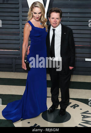 BEVERLY HILLS, LOS ANGELES, CA, USA - 26 février : Tracy Pollan, Michael J. Fox arrive au 2017 Vanity Fair Oscar Party organisée à l'Annenberg Center for the Performing Arts le 26 février 2017 à Beverly Hills, Los Angeles, Californie, États-Unis. (Photo par Xavier Collin/Image Press Office) Banque D'Images