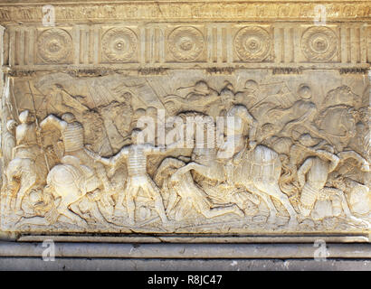 Scène de bataille sculpturale d'une pierre, à l'Alhambra, Espagne Banque D'Images