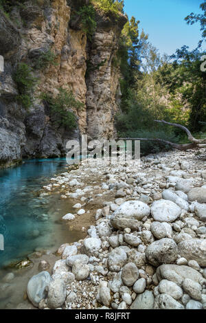 Orta river dans la période estivale, les Abruzzes Banque D'Images