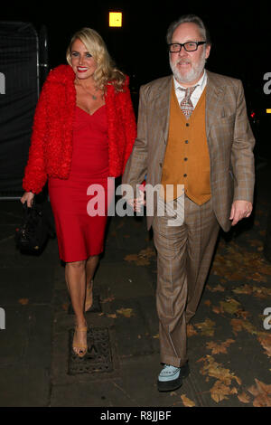 Les clients arrivant à Phil Turner 50e anniversaire à Fier - London comprend : Nancy Sorrell, Vic Reeves Où : London, Royaume-Uni Quand : 14 novembre 2018 Source : WENN.com Banque D'Images