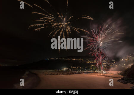 D'artifice sur la plage de Porthminster St.ives Cornwall UK Banque D'Images