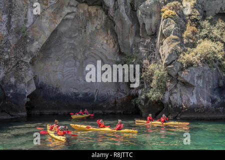 Le lac Taupo, Maori rock carvings, île du Nord, Nouvelle-Zélande Banque D'Images