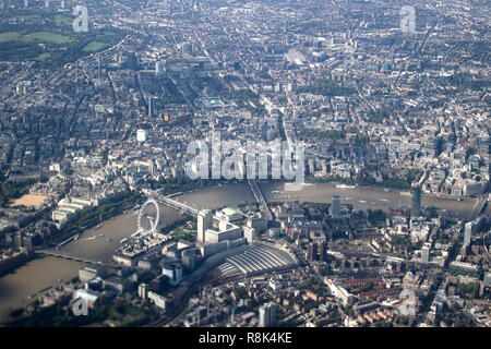 Vue aérienne de Londres avec le London Eye et la Tamise Banque D'Images