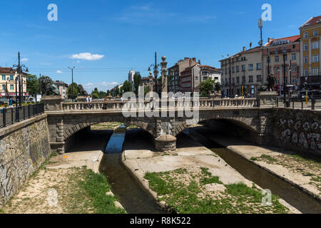 SOFIA, BULGARIE - 31 MAI 2018 : vue panoramique du pont au-dessus du Lion rivière Vladaya, Sofia, Bulgarie Banque D'Images