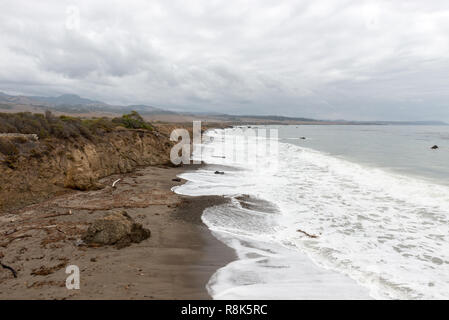 Vues de la plage de San Simeon, California, USA Banque D'Images