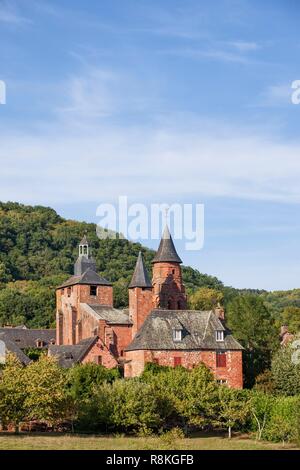 France, Corrèze, vallée de la Dordogne, Collonges la Rouge, étiqueté Les Plus Beaux Villages de France (Les Plus Beaux Villages de France), village bâti en grès rouge Banque D'Images