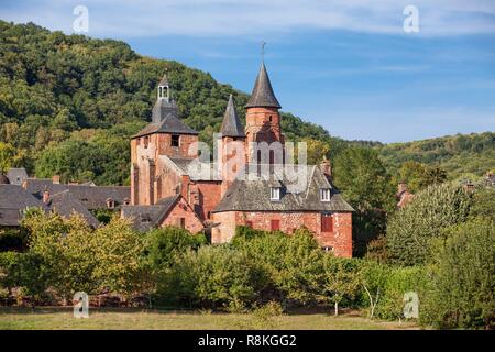 France, Corrèze, vallée de la Dordogne, Collonges la Rouge, étiqueté Les Plus Beaux Villages de France (Les Plus Beaux Villages de France), village bâti en grès rouge Banque D'Images