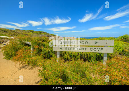 Elephant Cove et Verts signe piscine le long de Elephant Rocks à pied dans William Bay National Park, en Australie occidentale. Région Danemark près d'Albany. Destination de voyage d'été populaire en Australie. Banque D'Images