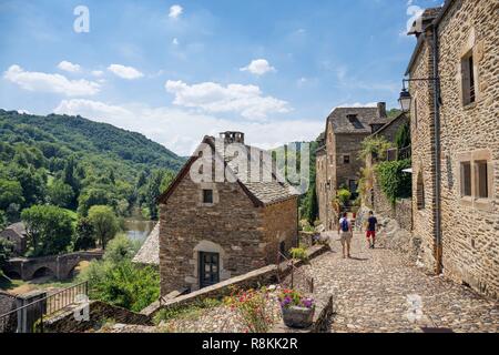 La France, l'Aveyron, Belcastel, étiqueté Les Plus Beaux Villages de France (Les Plus Beaux Villages de France), s'arrêter sur El Camino de Santiago Banque D'Images