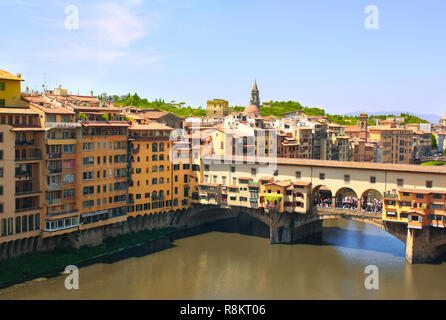 Le Ponte Vecchio. Voir à partir de la fenêtre de la Galleria degli Uffizi Banque D'Images