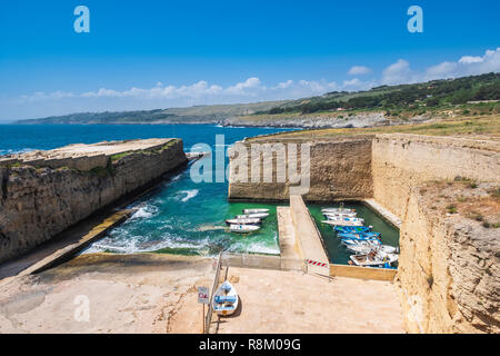 Italie, Pouilles, Salento, Santa Cesarea Terme, Porto Miggiano Banque D'Images