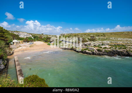 Italie, Pouilles, Salento, environs de Otranto, Porto Badisco peu searesort Banque D'Images