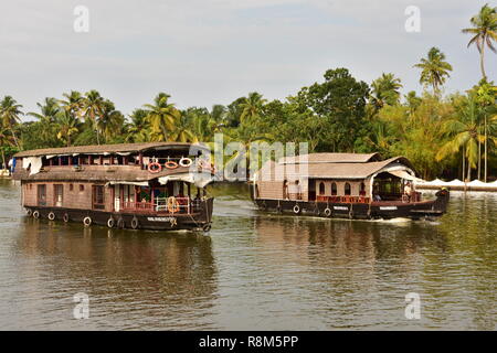 Kettuvallam péniche sur des étangs, Lac Vembanad, Alleppey, Kerala, Inde Banque D'Images