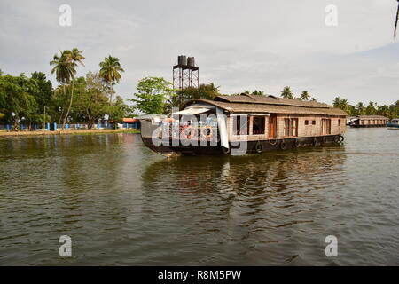 Kettuvallam péniche sur des étangs, Lac Vembanad, Alleppey, Kerala, Inde Banque D'Images