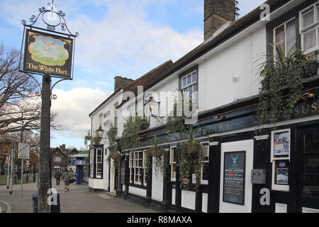 Le white hart pub en centre-ville de Crawley West Sussex Banque D'Images