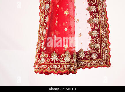 Mariage Saree rouge avec broderie détaillées Banque D'Images