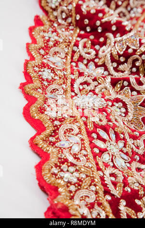 Mariage Saree rouge avec broderie détaillées Banque D'Images