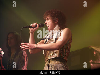 Greta Van Fleet effectuer à la Manchester Academy comprend : Greta Van Fleet, Josh Kiszka Où : Manchester, Royaume-Uni Quand : 15 Nov 2018 Credit : Sakura/WENN.com Banque D'Images