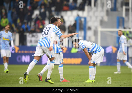 Foto Massimo Paolone/LaPresse 16 dicembre 2018 Ferrare, Italia sport calcio Chievo vs Spal - Campionato di Calcio Serie A TIM 2018/2019 - stade "Paolo Mazza" Nella foto : Sergio Floccari (SPAL) osserva Massimo Paolone Photo/LaPresse 16 décembre 2018 Ferrara, Italie Sports Football Spal vs Chievo - championnat de football italien une ligue 2018/2019 TIM - "Paolo Mazza" stade. Dans le pic : Sergio Floccari (SPAL) regarde sur Banque D'Images