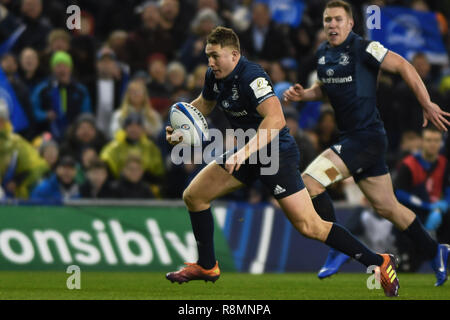 Aviva Stadium de Dublin, Irlande. Le 15 décembre, 2018. European Champions Cup match de rugby, Leinster vs Bath. La Jordanie Larmour de Leinster en action pendant le match. Credit : ASWphoto/Alamy Live News Banque D'Images