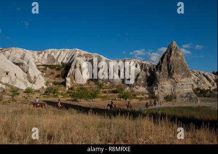 La Cappadoce, Cappadoce, Turquie, Turquie. 18 Sep, 2018. Vu les gens à cheval en Cappadoce La Cappadoce en Turquie.est connu comme le pays des beaux chevaux au coeur de la Turquie anatolienne. Crédit : John Wreford SOPA/Images/ZUMA/Alamy Fil Live News Banque D'Images