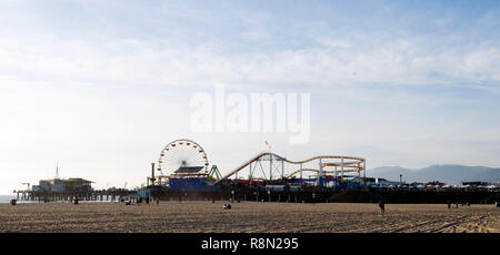 Venise, en Californie. Dec 16, 2018. 16 décembre 2018 : Santa Monica Pier. Santa Monica, CA, USA, Crédit : Brent Clark/Alamy Live News Banque D'Images