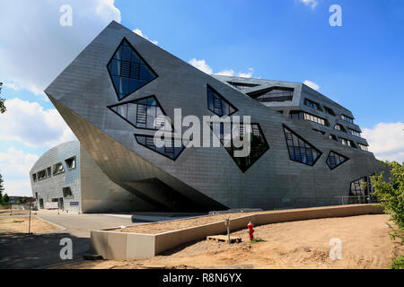 Bâtiment central de l'Université Leuphana, Libeskind-Bau, Lunebourg, Lunebourg, Basse-Saxe, Allemagne, Europe Banque D'Images