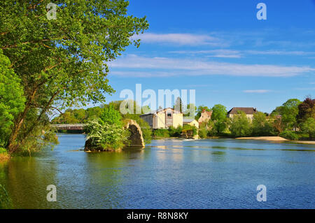 Dole vieux pont romain et la rivière Doubs, France Banque D'Images