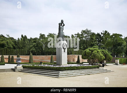 Monument à Jacinto Benavente à Buen Retiro Park (parc de retraite agréable) à Madrid. Espagne Banque D'Images